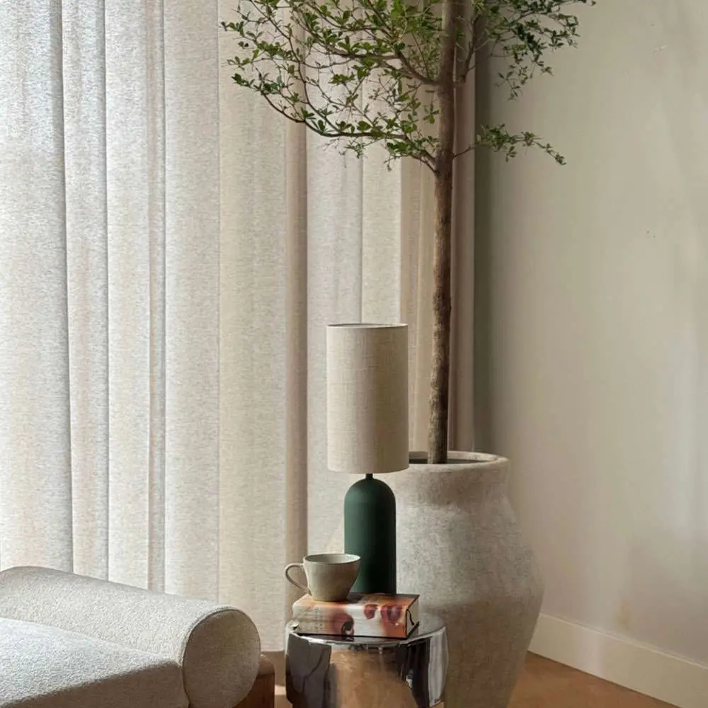 Een impressie van een lounge set voor binnen